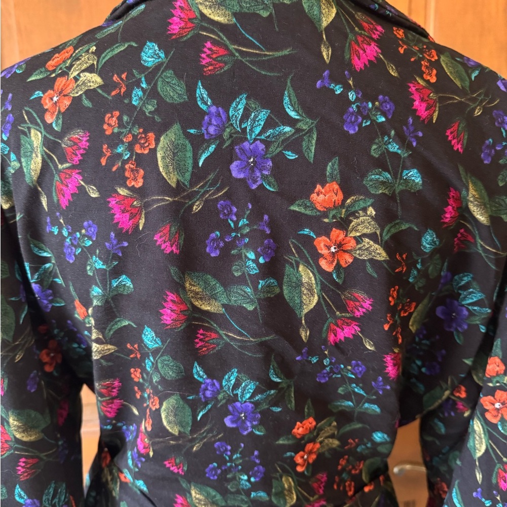 Vintage Floral Button-Front Midi Dress in Black with Multicolor Bloom - Picture 8 of 10